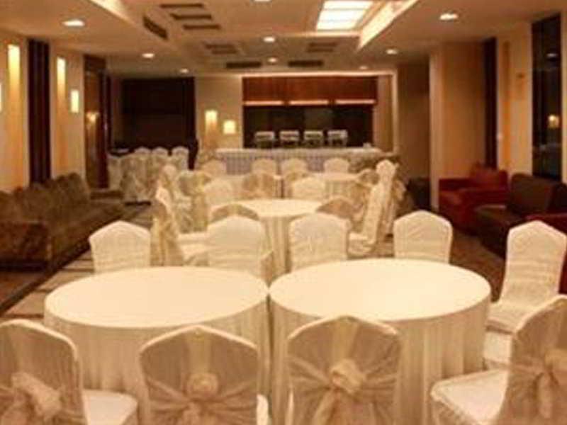 Comfort Inn Gsk Amritsar Esterno foto