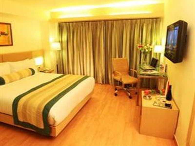 Comfort Inn Gsk Amritsar Esterno foto